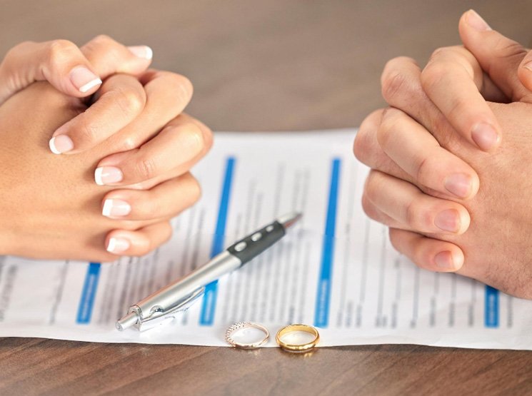 Divorcio entre parejas con hijos mayores en Salteras y resto de Sevilla